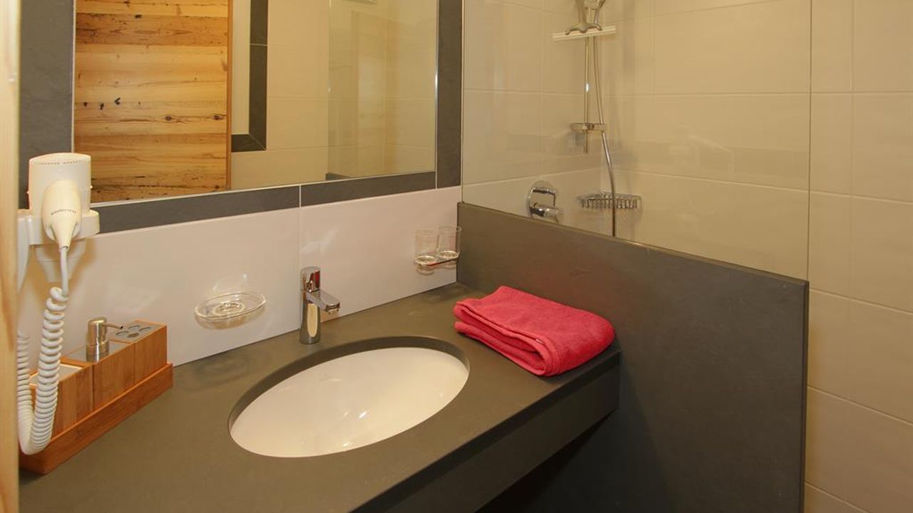 zwie Natursteinbadezimmer zwie Natursteinbadezimmer